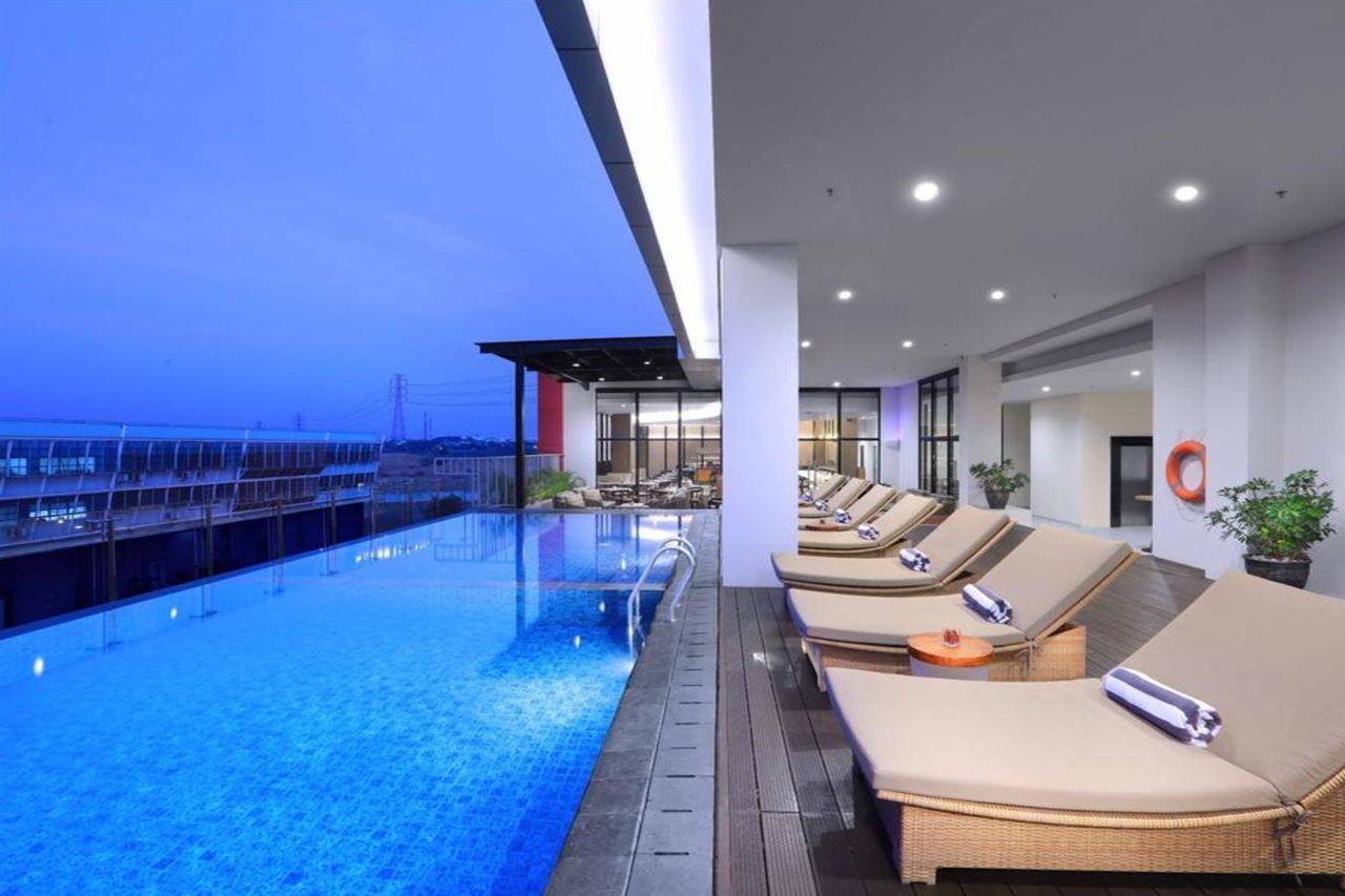Quest Hotel Cikarang by ASTON Bekasi Eksteriør bilde