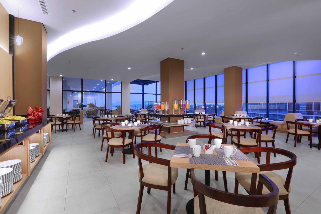 Quest Hotel Cikarang by ASTON Bekasi Eksteriør bilde