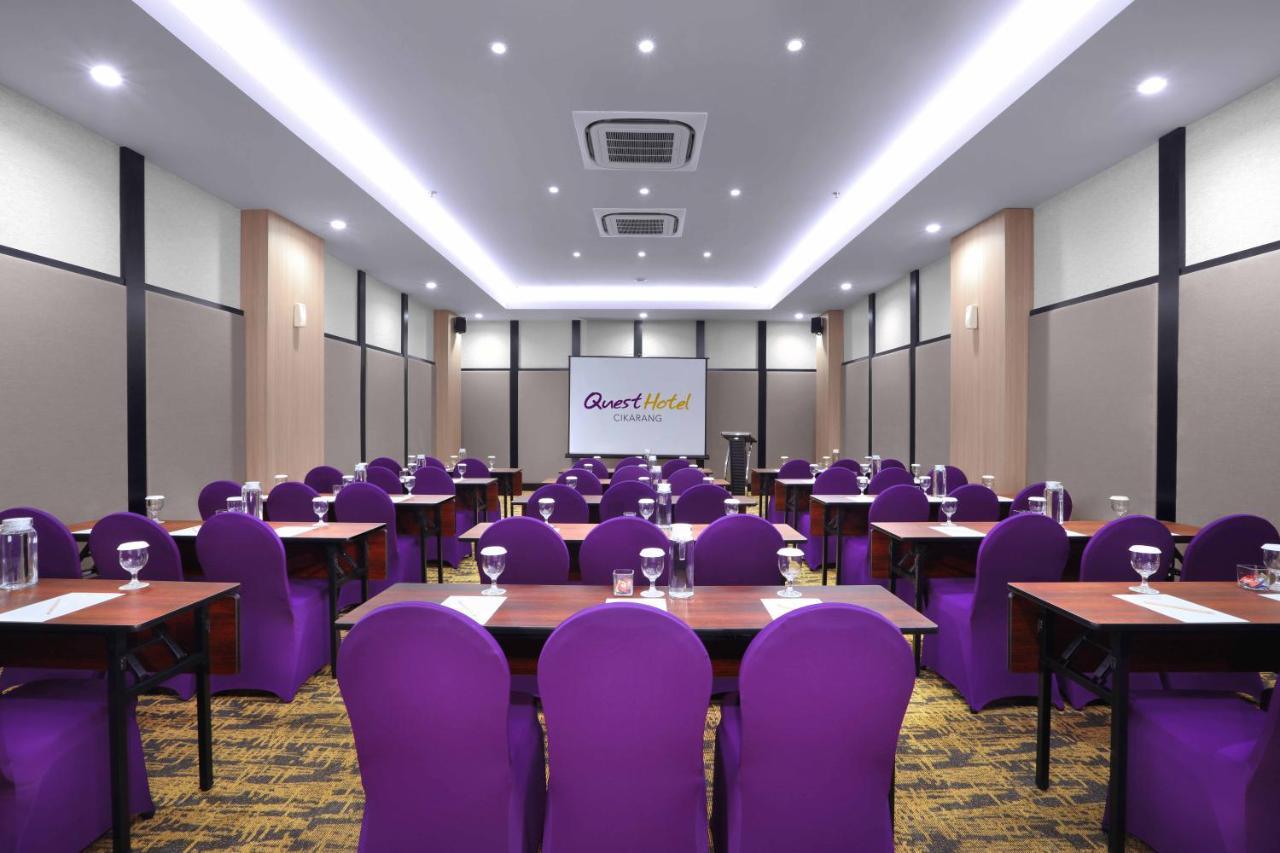Quest Hotel Cikarang by ASTON Bekasi Eksteriør bilde