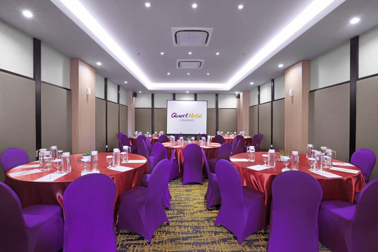 Quest Hotel Cikarang by ASTON Bekasi Eksteriør bilde